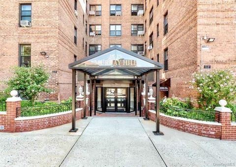 38-15 149 Street 3C Flushing NY 11354