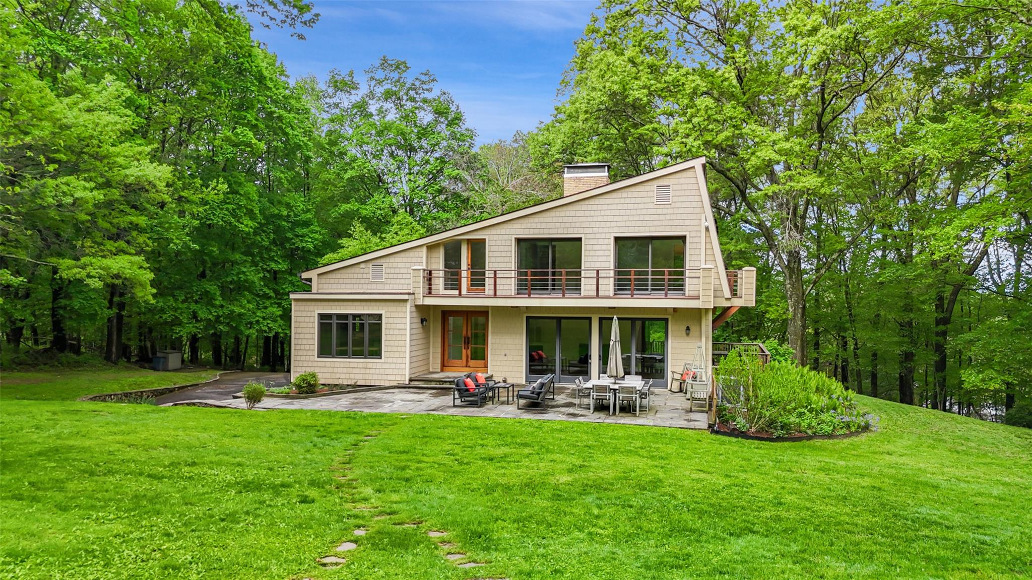 25 Moseman Avenue, Katonah, New York image 2