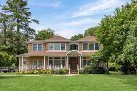 53 Spring Hill Road Roslyn Heights NY 11577