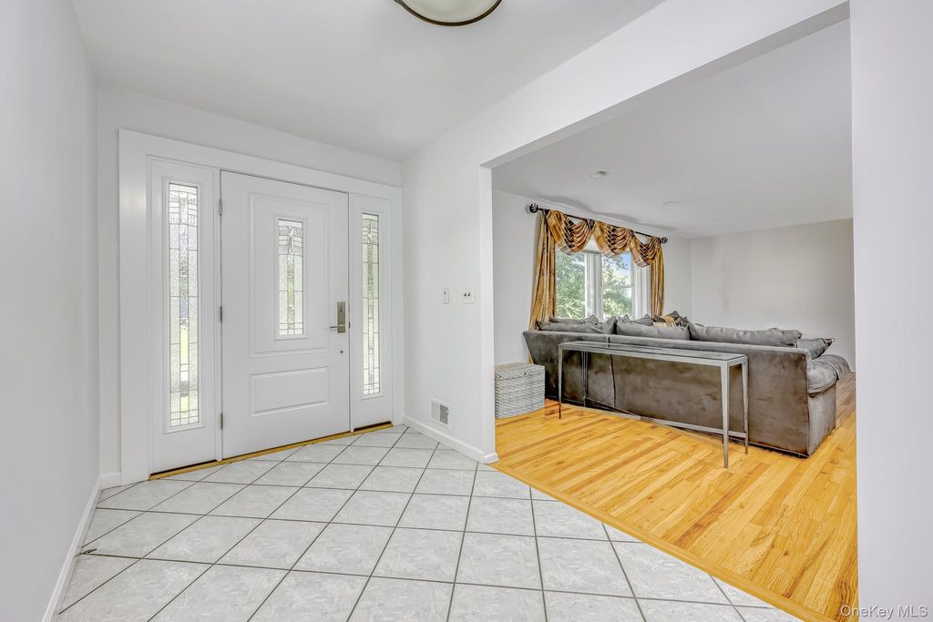 Photo of 20 Dolphin Road, New City, NY 10956 (MLS # 1005302)