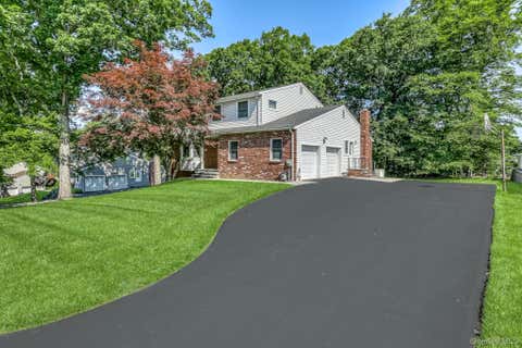 Homes For Sale - 20 Dolphin Road<br/> Rockland County, New City, NY 10956