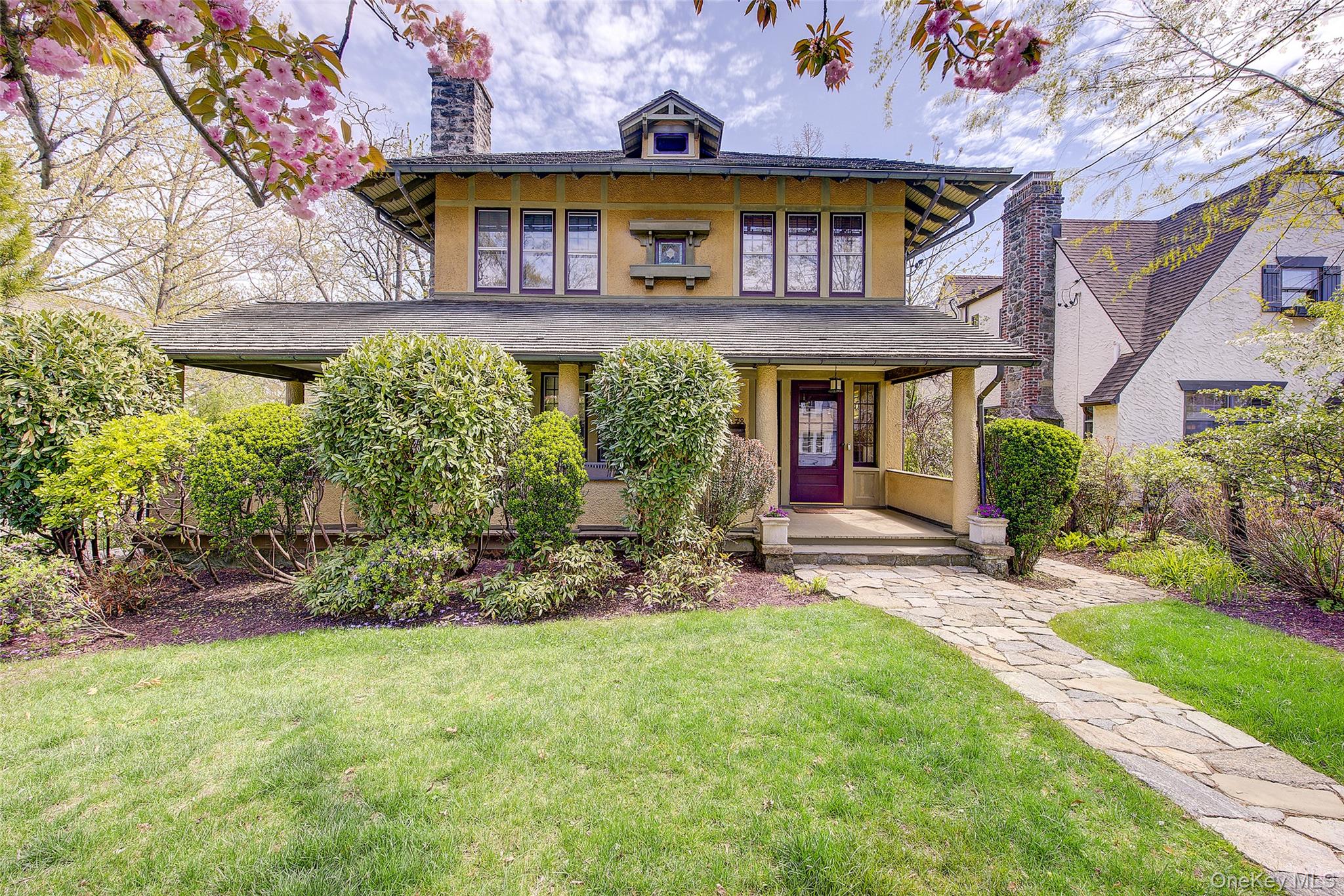 78 Hickory Grove Drive W