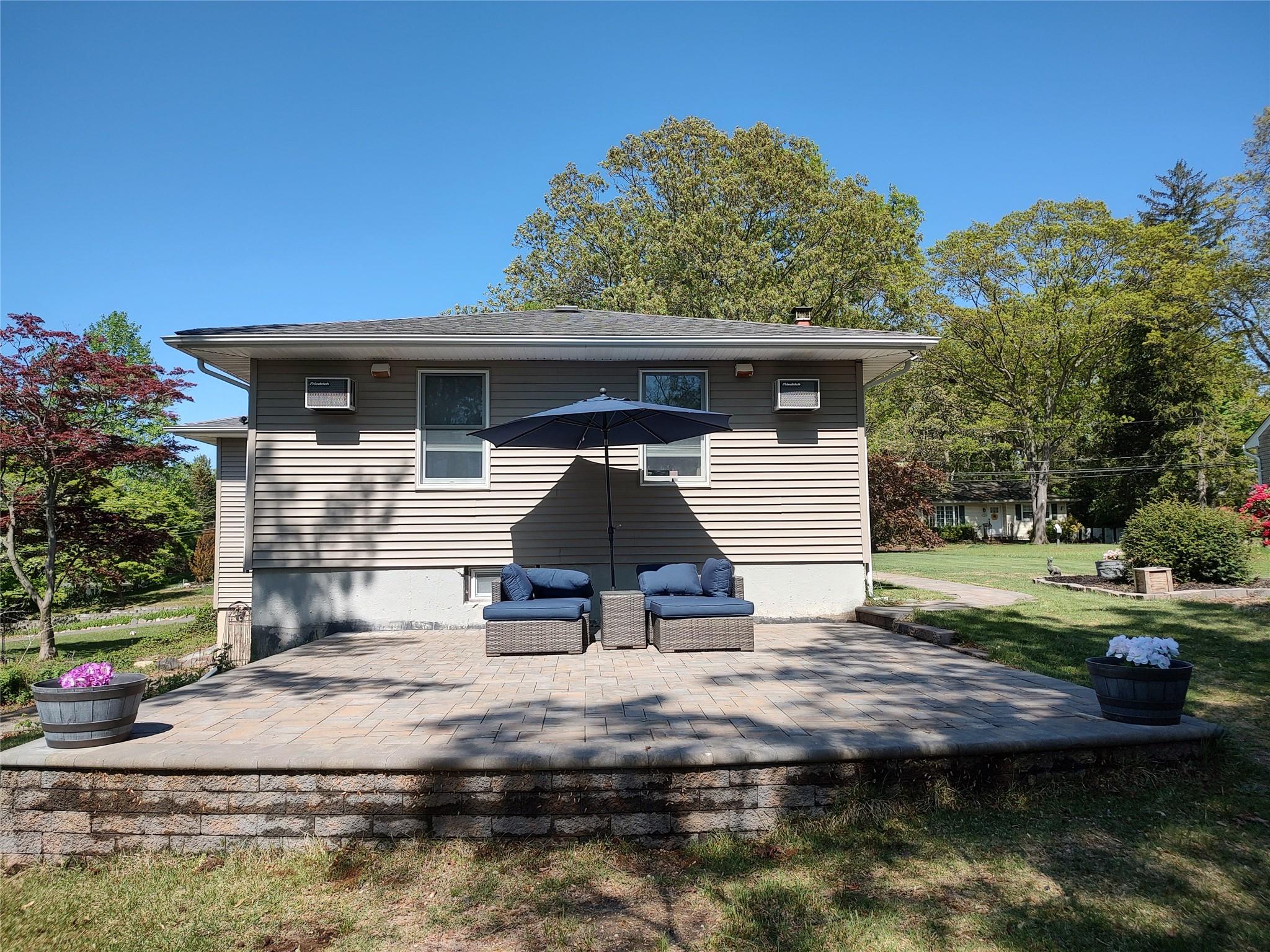 32 Seusing Boulevard, Ronkonkoma, New York image 18