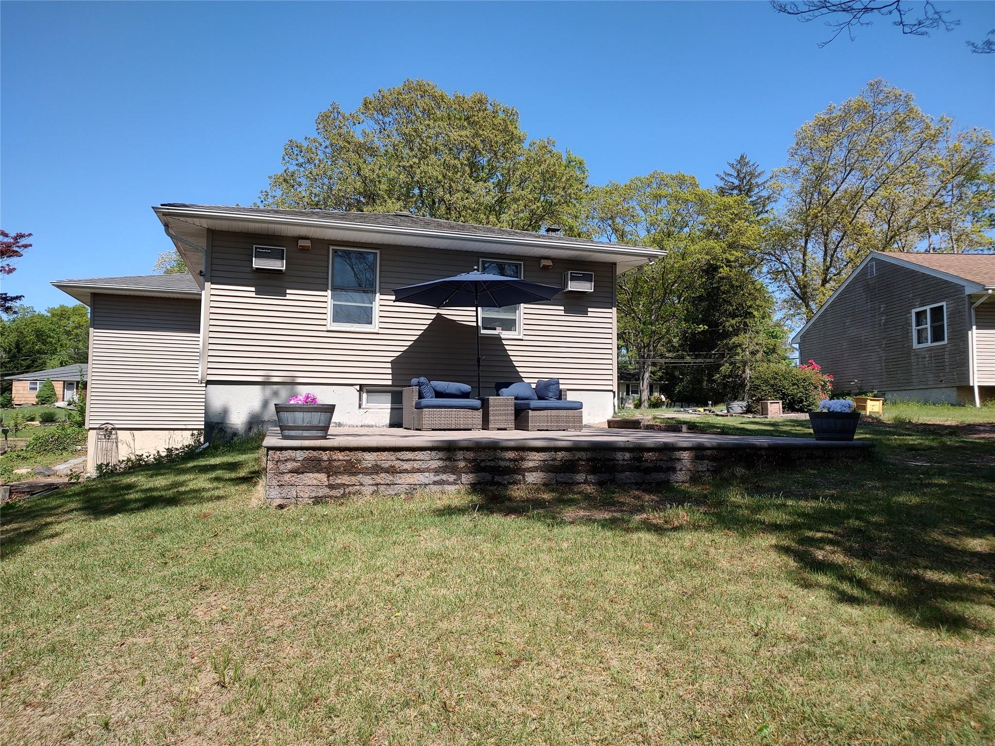 32 Seusing Boulevard, Ronkonkoma, New York image 17