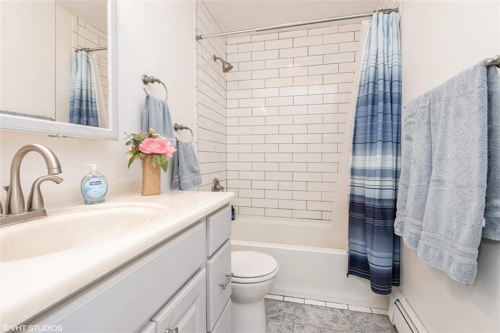 32 Seusing Boulevard, Ronkonkoma, New York image 7