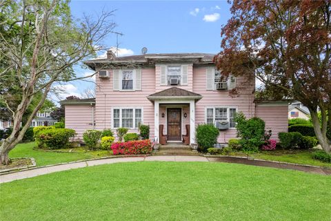 100 Magnolia Avenue Floral Park NY 11001