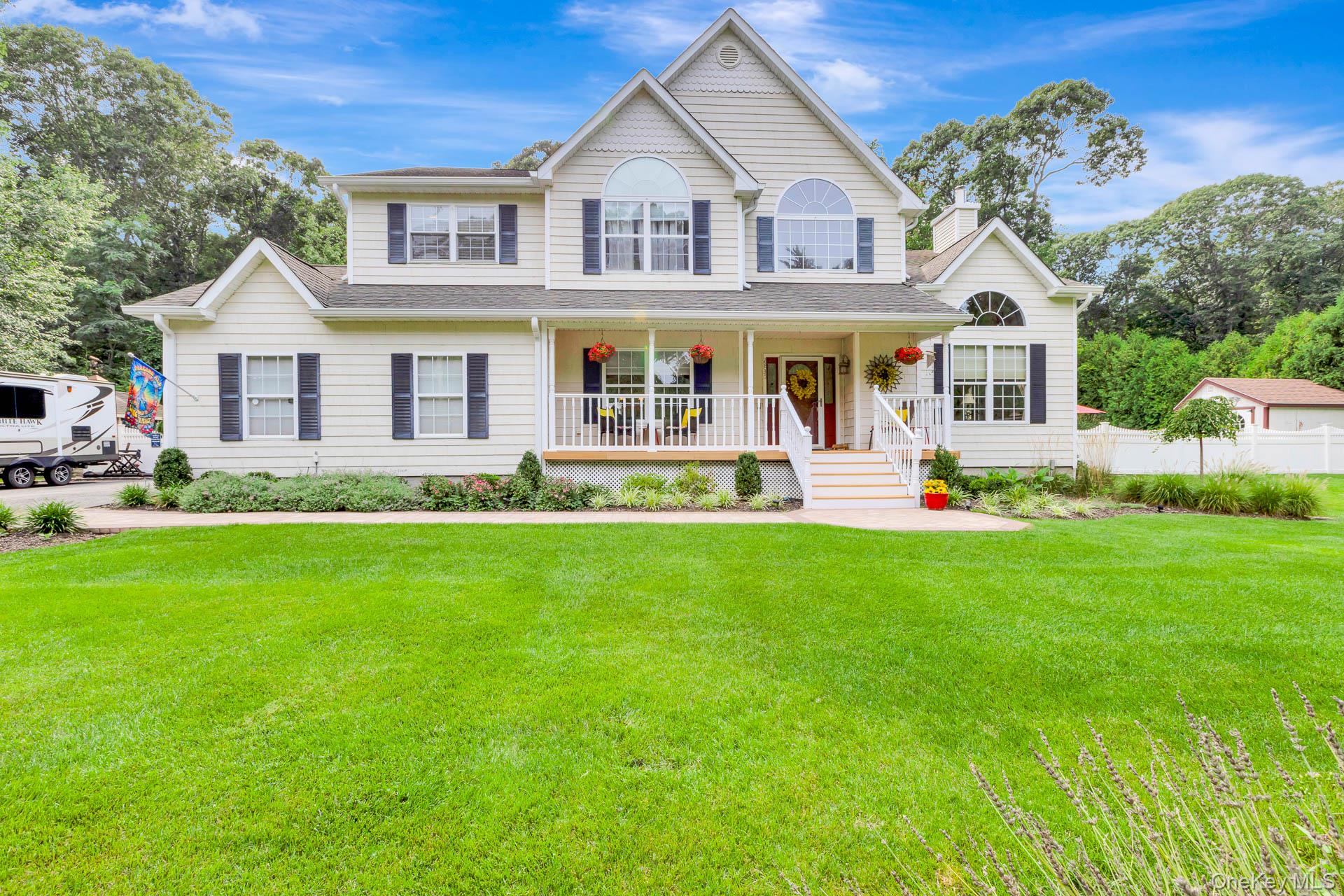2835 N Wading River Road