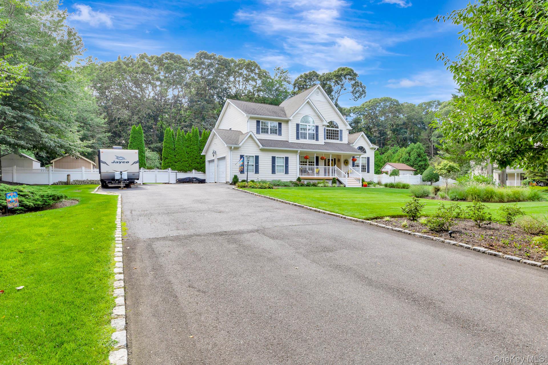 2835 N Wading River Road