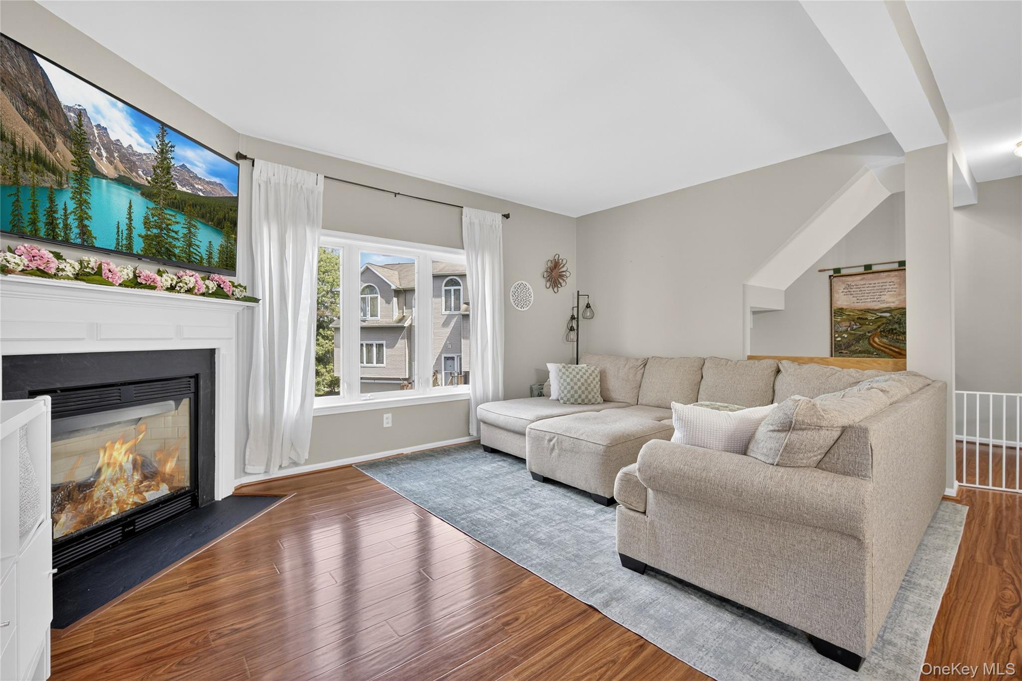 6 Riverstone Court