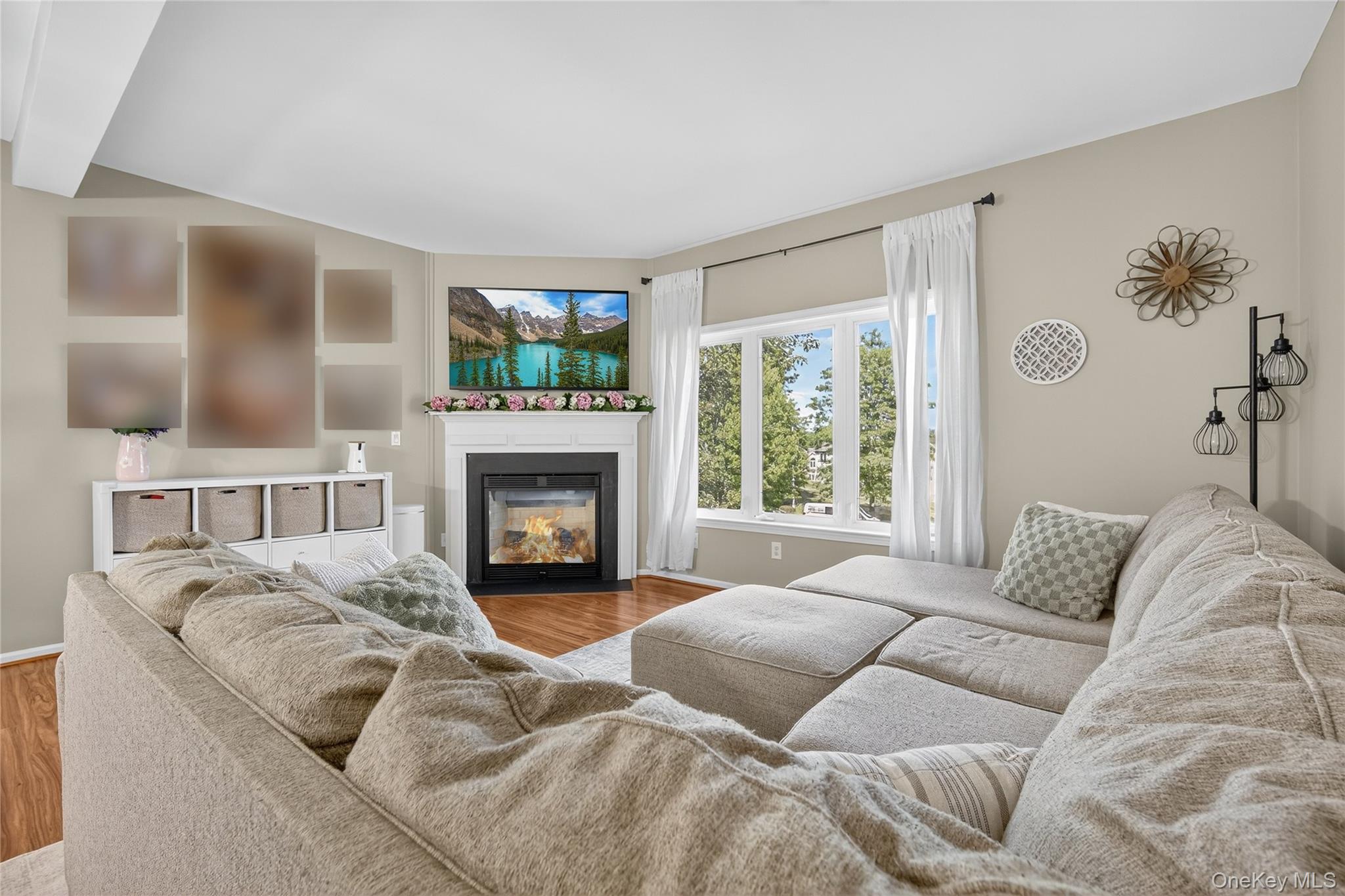 6 Riverstone Court