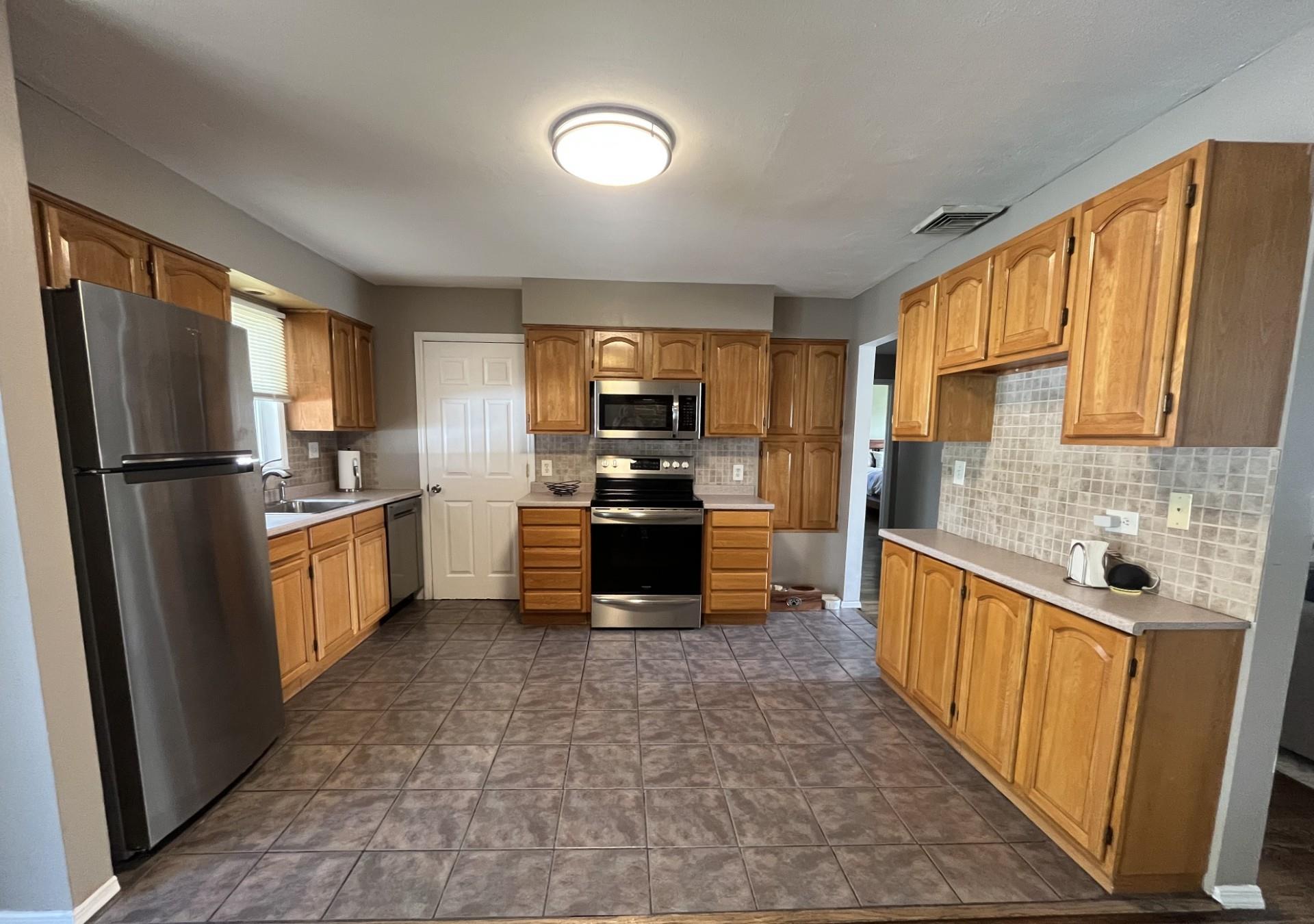 39 Rosella Court, West Babylon, New York image 7