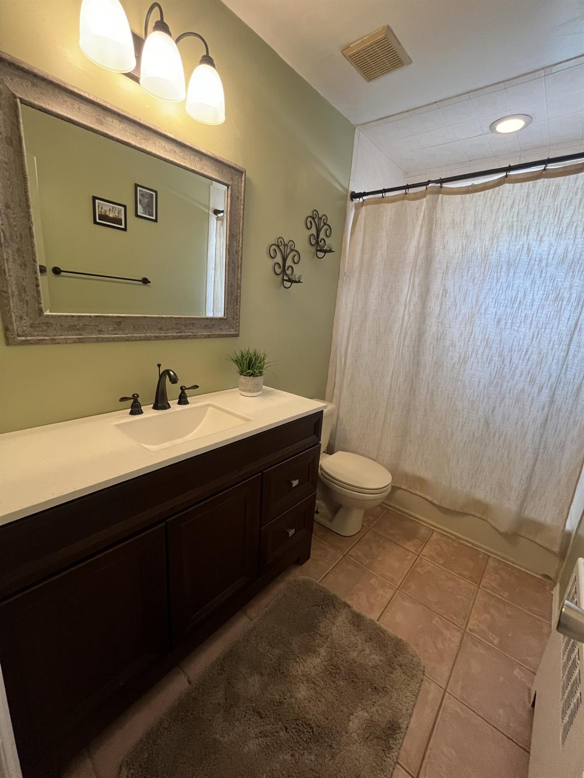 39 Rosella Court, West Babylon, New York image 10