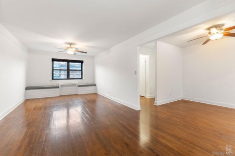 34-10 94th Street 6G Jackson Heights NY 11372