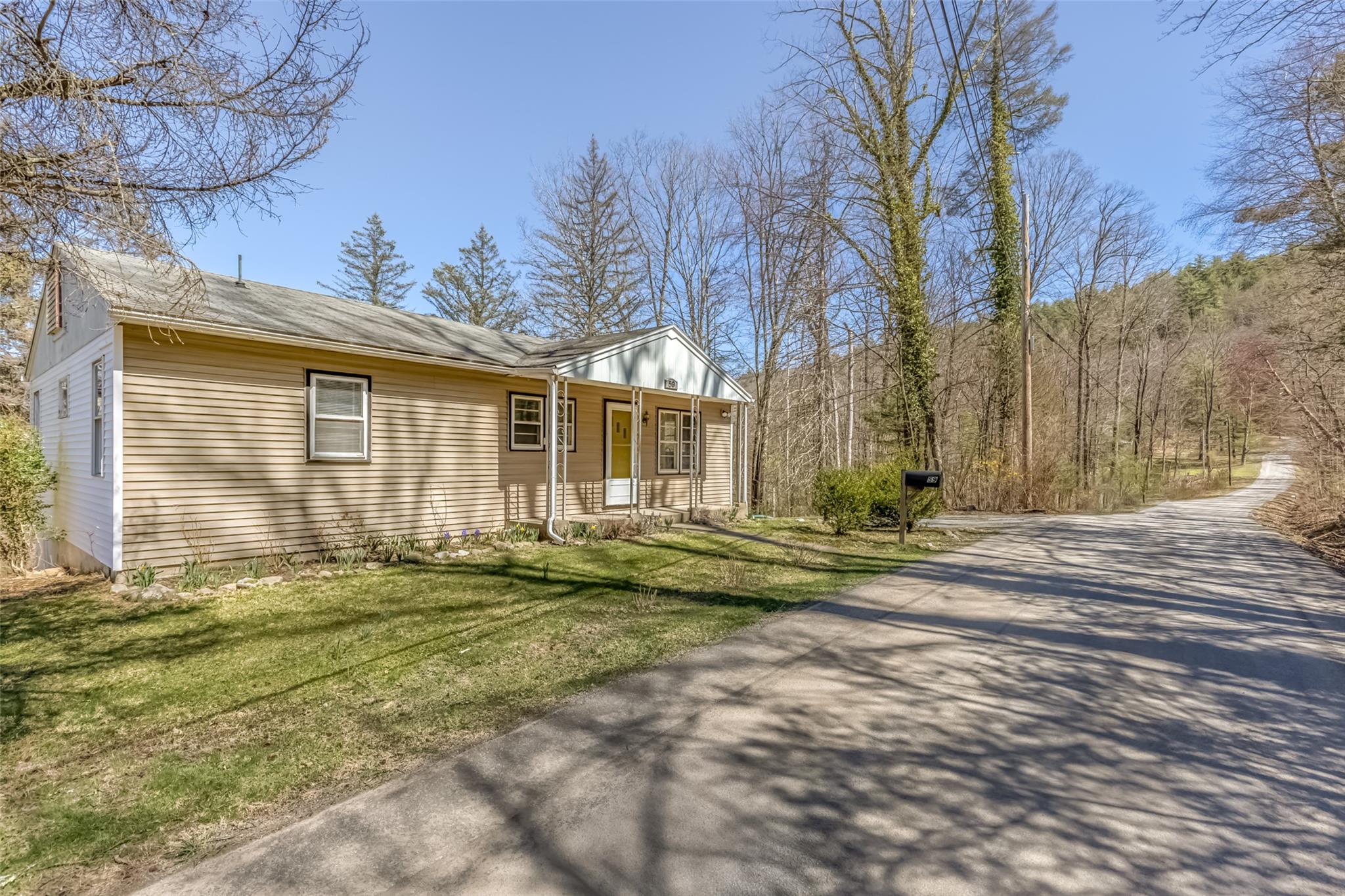 59 Old Minnewaska Trail, Kerhonkson, New York image 2