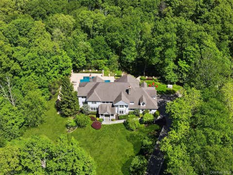 Homes For Sale - 10 Hopes Farm Lane<br/> Bedford, NY 10506