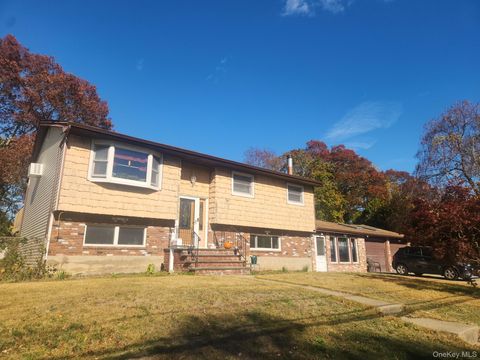 829 Stanley Street West Islip NY 11795
