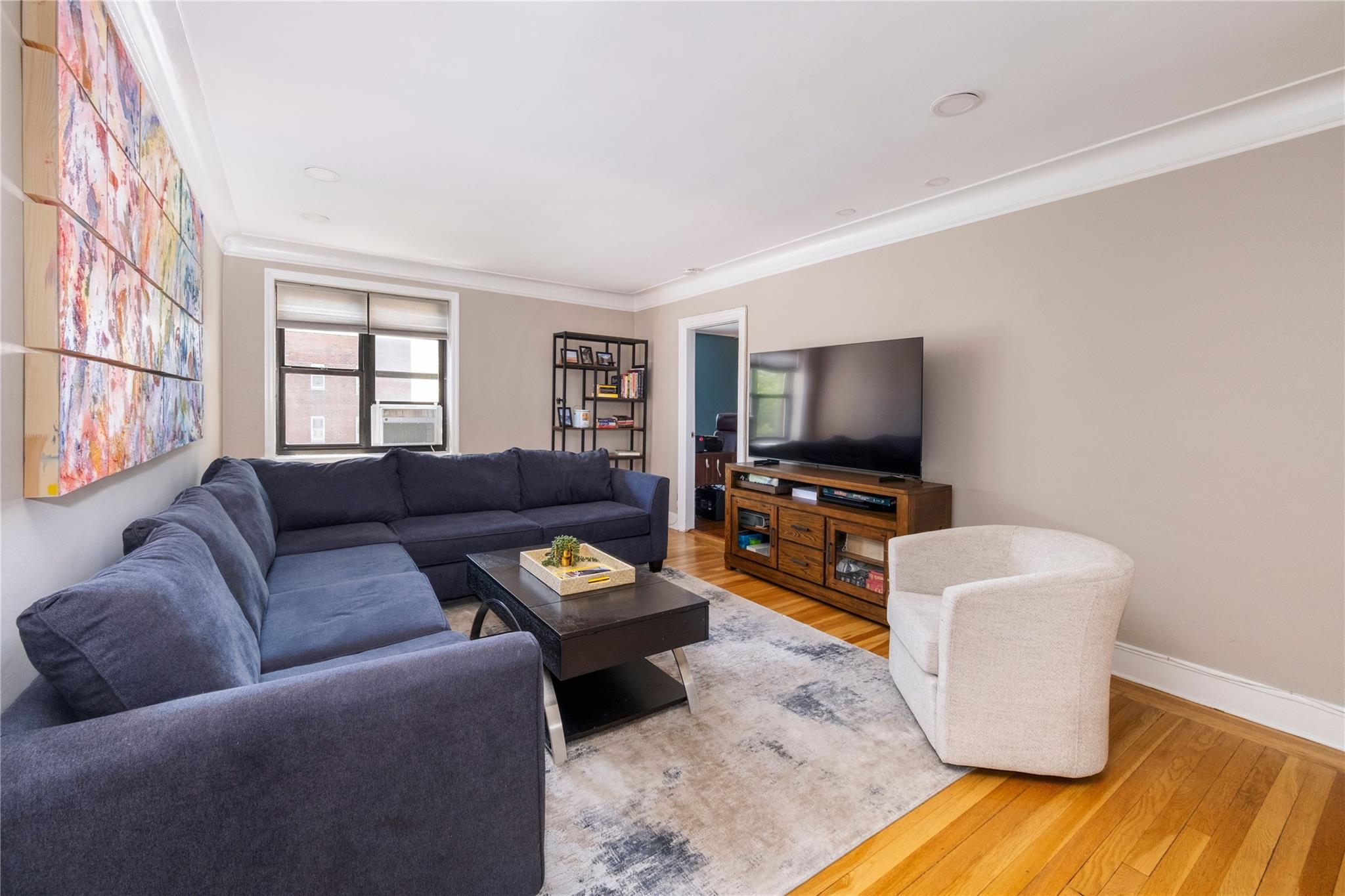 17 N Chatsworth Avenue 6HI