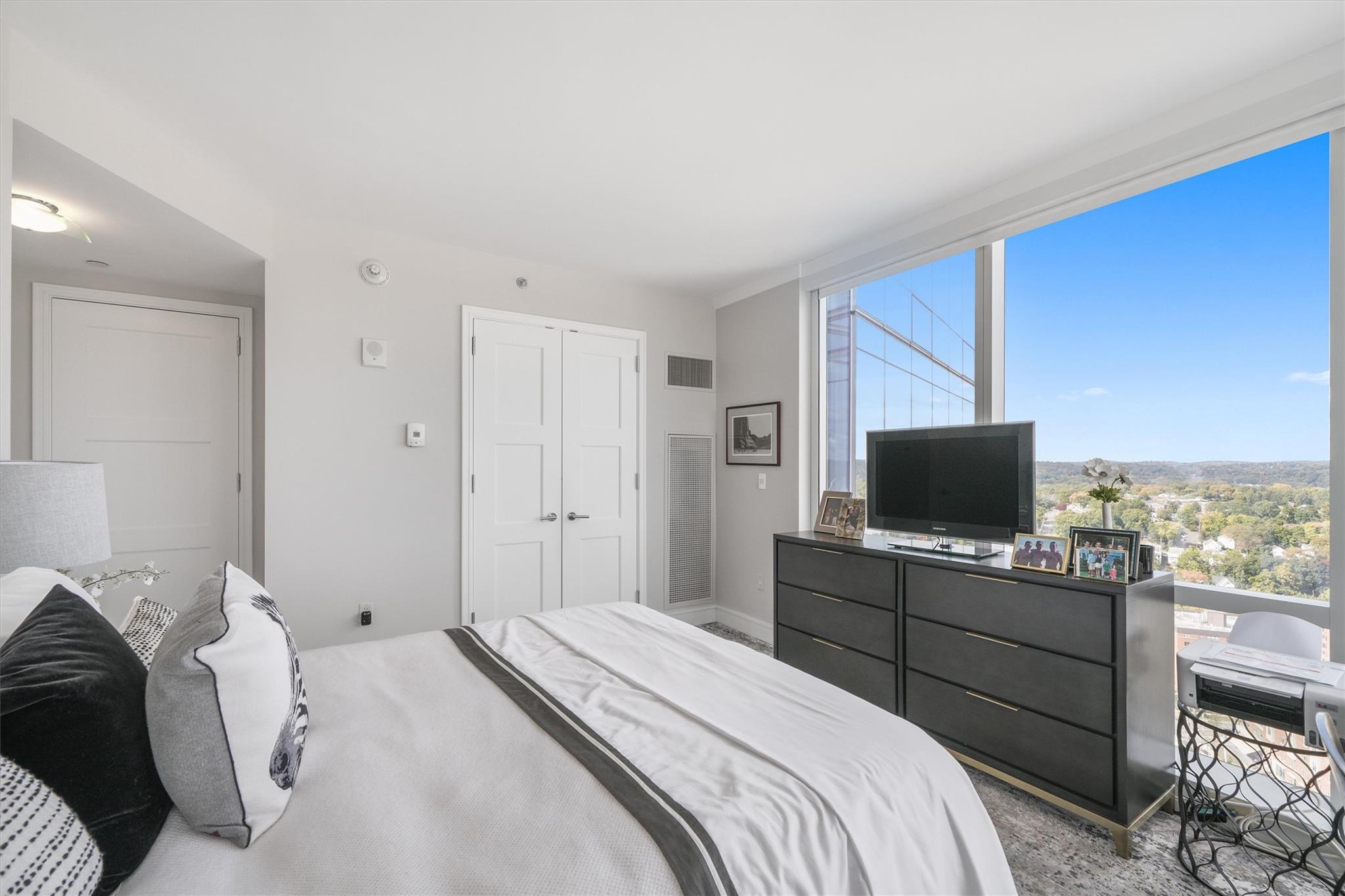 5 Renaissance Square #27G, White Plains, New York image 28
