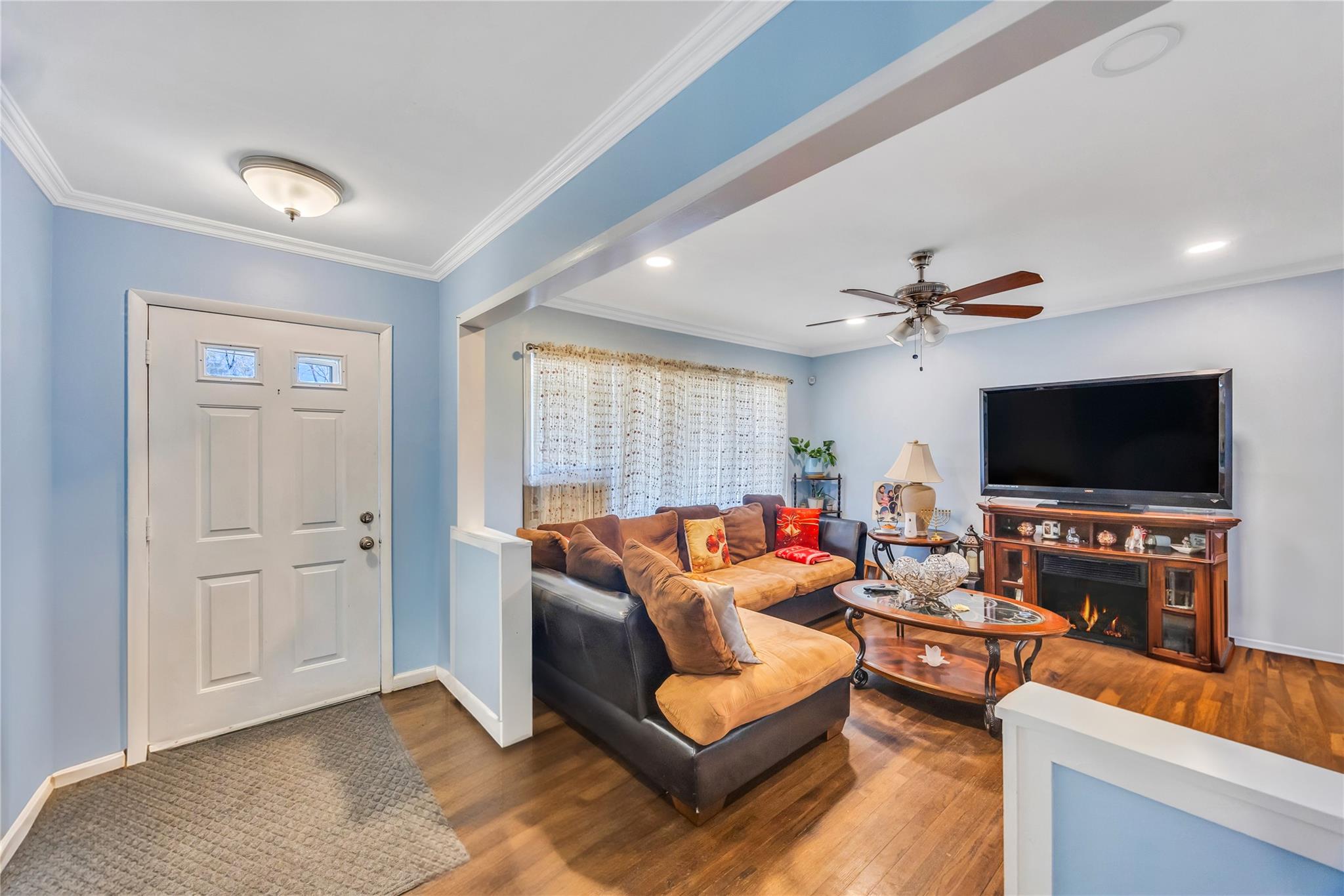 131 Eastwood Boulevard, Centereach, New York image 3