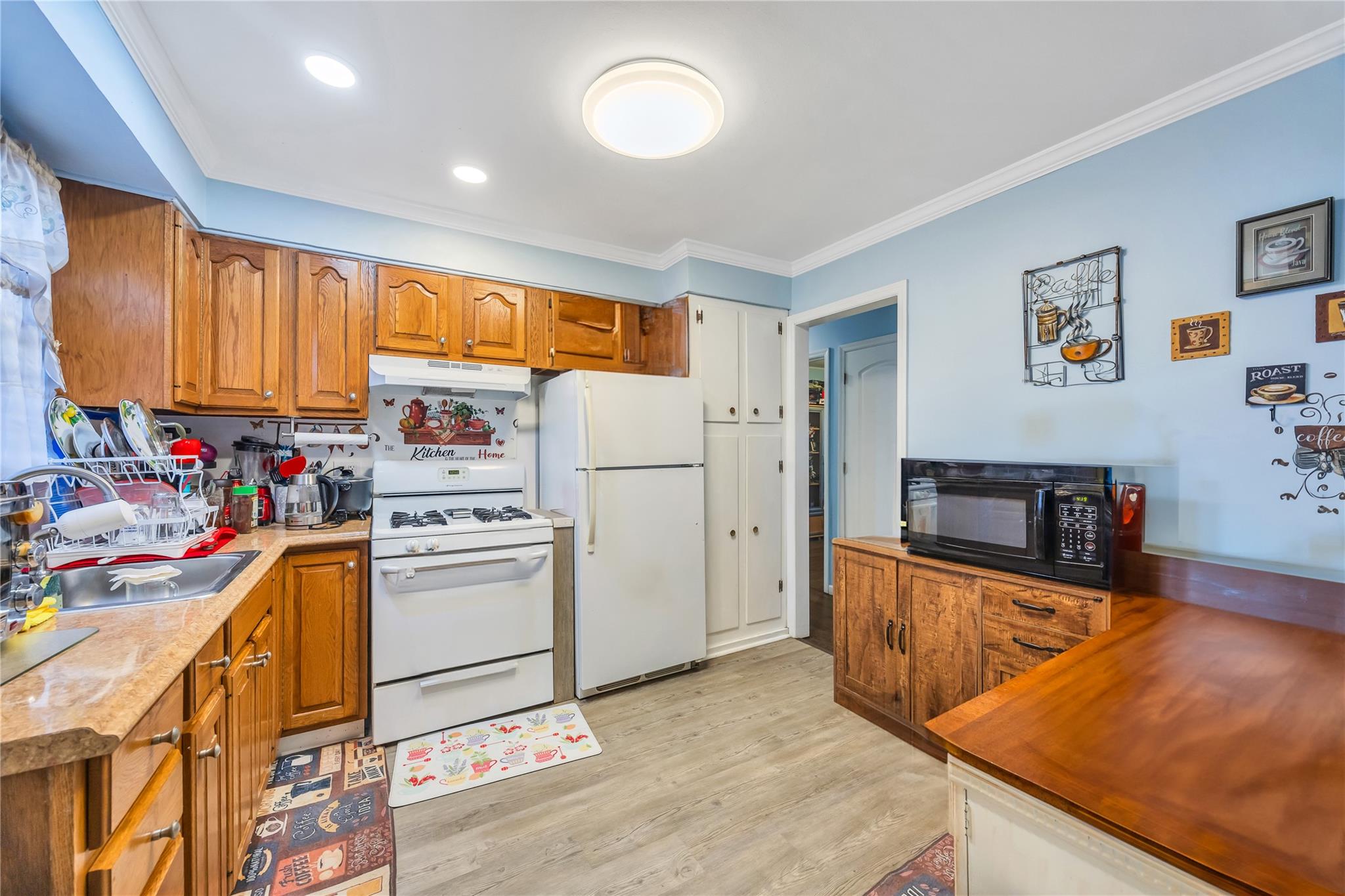131 Eastwood Boulevard, Centereach, New York image 8