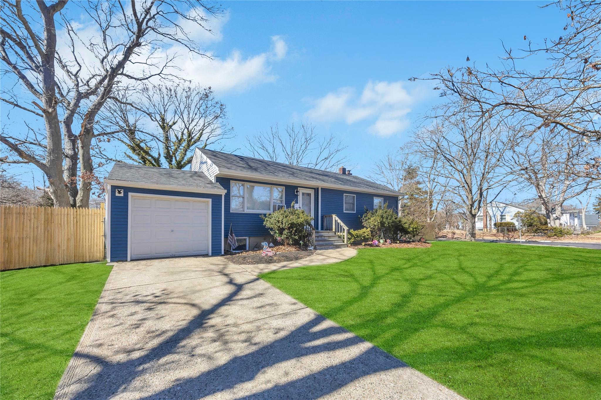 131 Eastwood Boulevard, Centereach, New York image 2