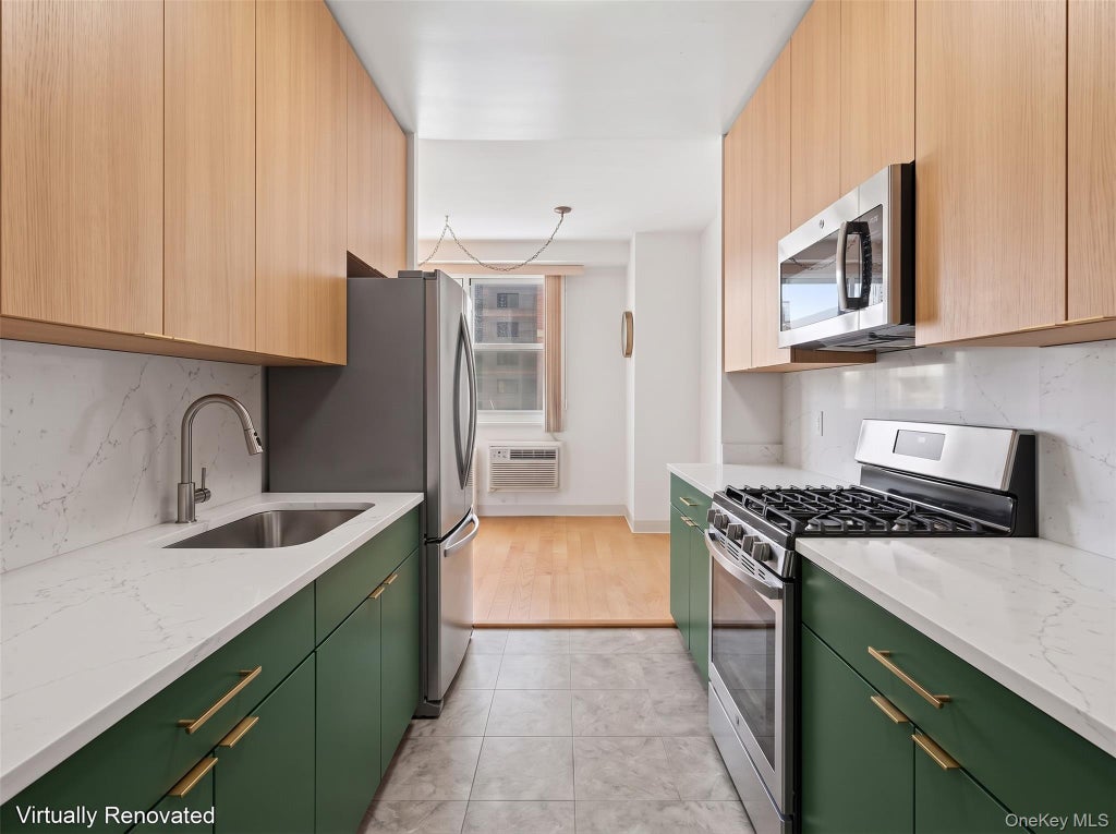 Photo of 880 Boynton Avenue #9A, Bronx, NY 10473 (MLS # 1062705)