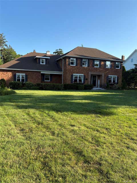 Homes For Sale - 348 Middle Road<br/> Suffolk County, Bayport, NY 11705