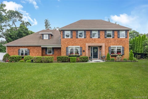 Photo of 348 Middle Road, Bayport, NY 11705 (MLS # 1028655)