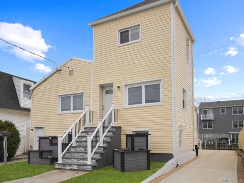 Apartment For Rent - 169 E Santa Barbara Road<br/> Lindenhurst, NY 11757