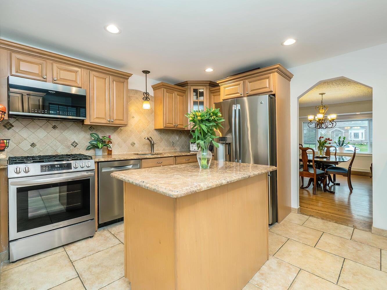 15 Laurel Avenue, Glen Cove, New York image 4
