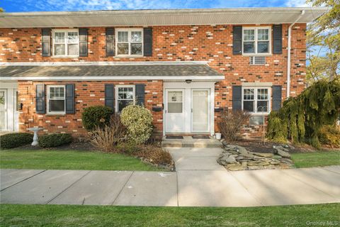 Homes For Sale - 14 Glen Hollow Drive #E2<br/> Holtsville, NY 11742