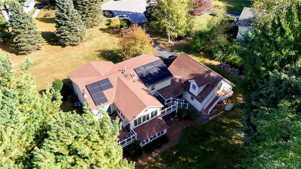Photo of 7 Barrett Circle, Warwick, NY 10990 (MLS # 922341)