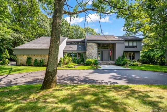 6 Fox Hunt Court