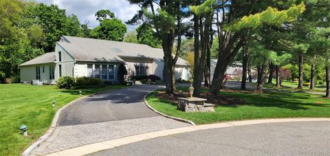 Homes For Sale - 7 Albertson Lane<br/> Nassau County, Old Westbury, NY 11568