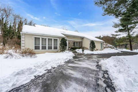 7 Albertson Lane Old Westbury NY 11568