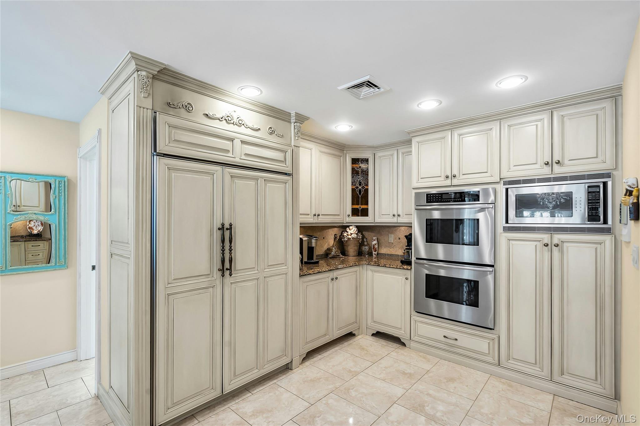 7 Albertson Lane