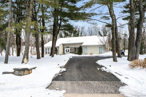 Photo of 7 Albertson Lane, Old Westbury, NY 11568 (MLS # 957607)