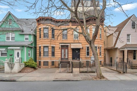 Multifamily For Sale - 634 E 3rd Street<br/> Brooklyn, NY 11218