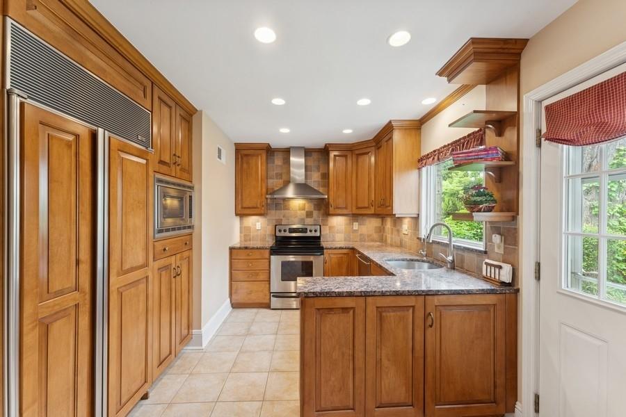 2 Wyatt Road, Garden City, New York image 10