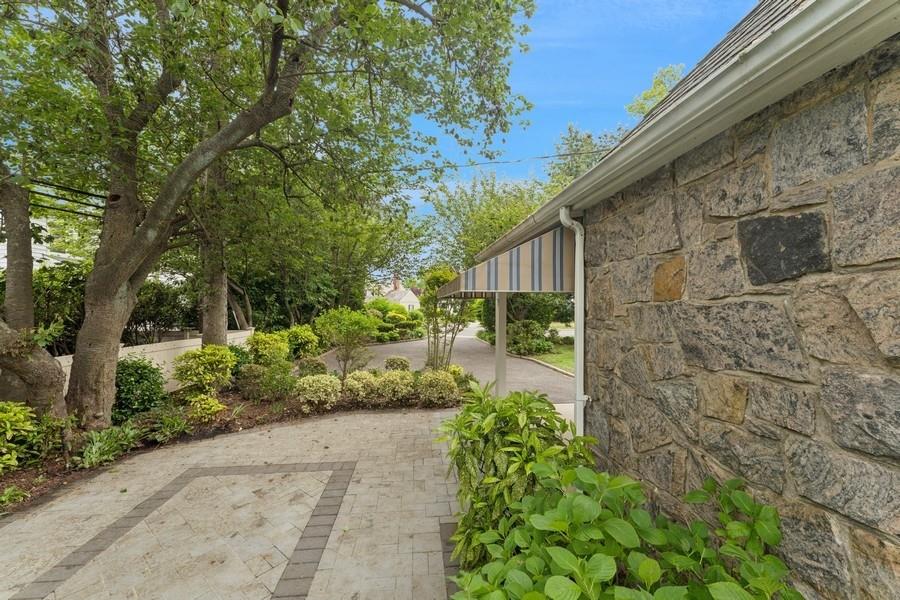 2 Wyatt Road, Garden City, New York image 27