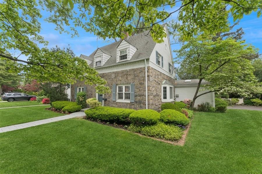 2 Wyatt Road, Garden City, New York image 25