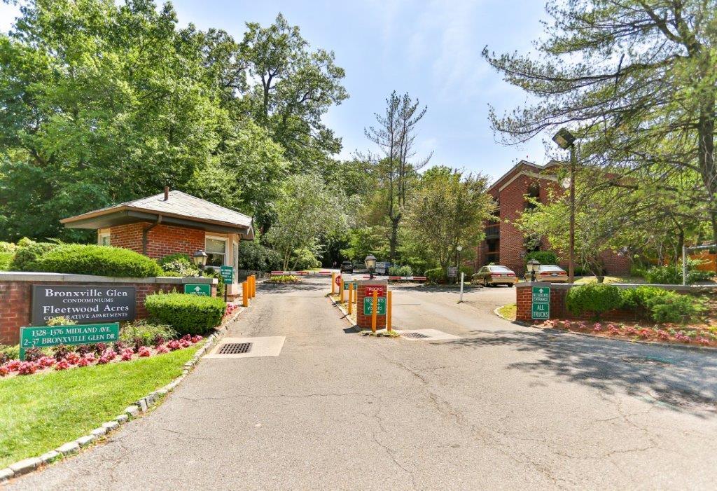 18 Bronxville Glen Drive #9  BLDG. 3, Bronxville, New York image 1