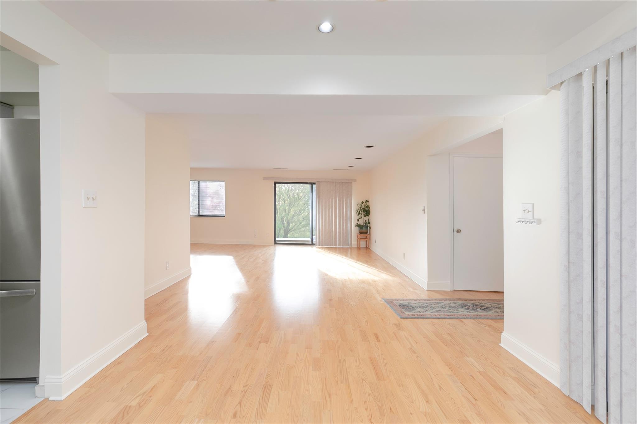 18 Bronxville Glen Drive #9  BLDG. 3, Bronxville, New York image 3
