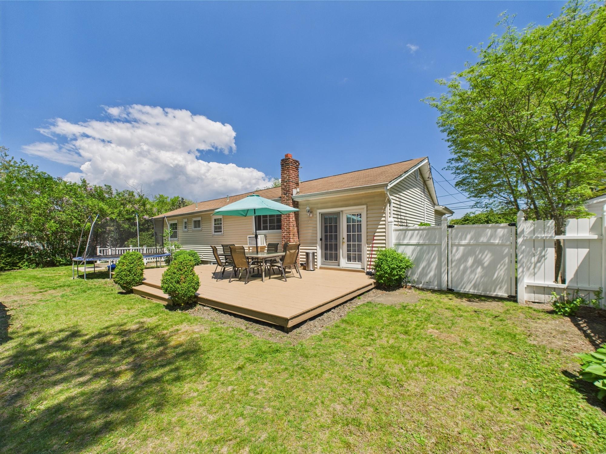 340 Lowell Road, Sayville, New York image 21