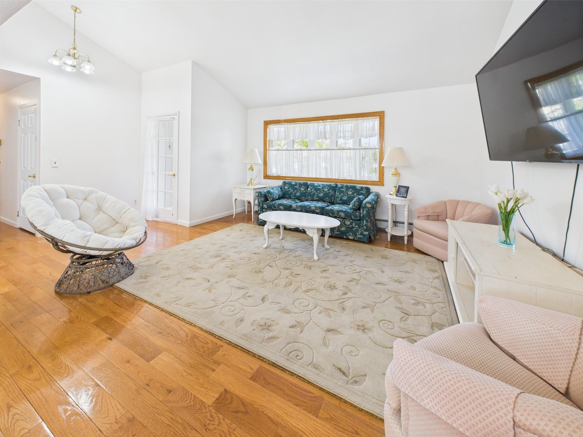 340 Lowell Road, Sayville, New York image 8