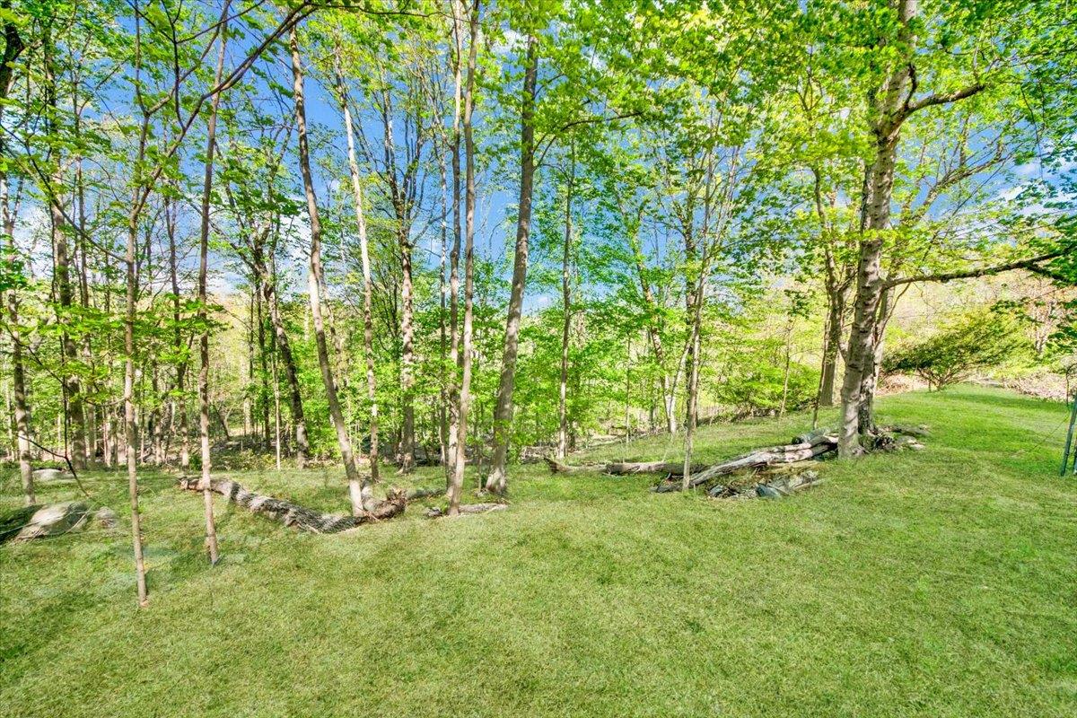 90 Townsend Road, Mohegan Lake, New York image 4