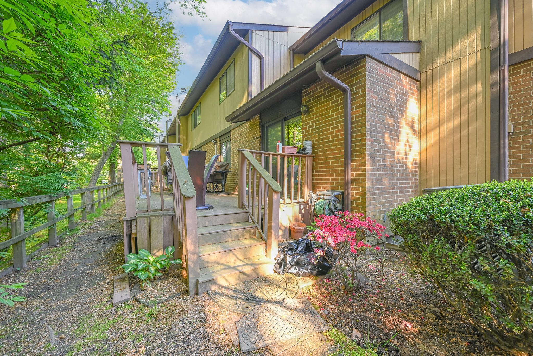 16 Wimbledon Drive, Roslyn, New York image 21