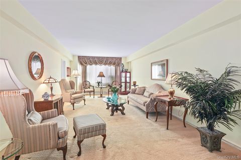 900 Palmer Road 5A Bronxville NY 10708