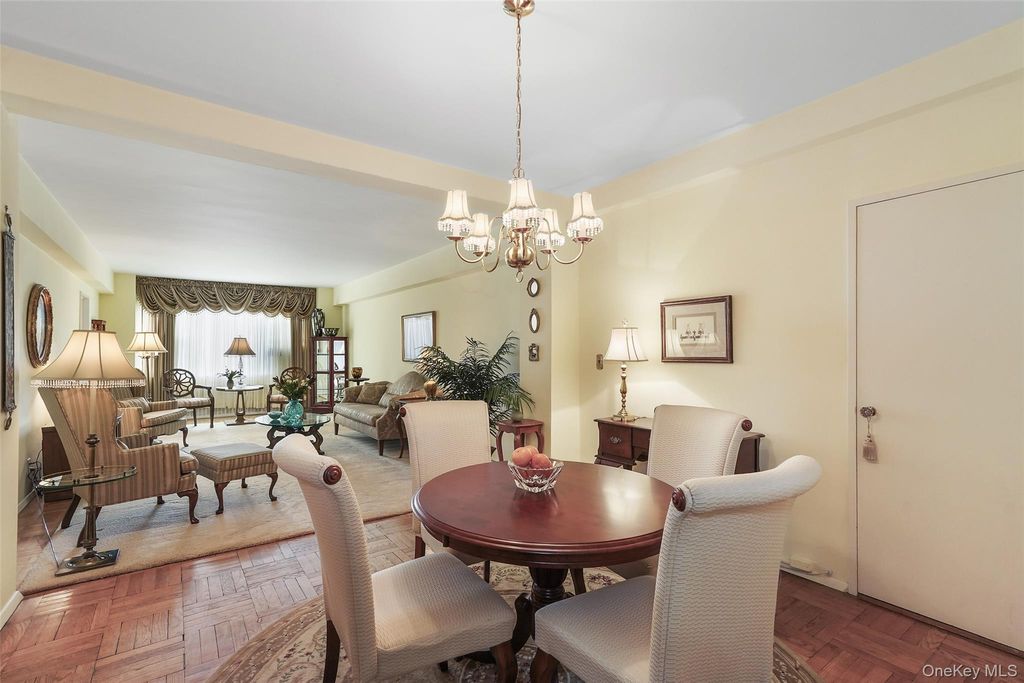 Photo of 900 Palmer Road #5A, Bronxville, NY 10708 (MLS # 926846)