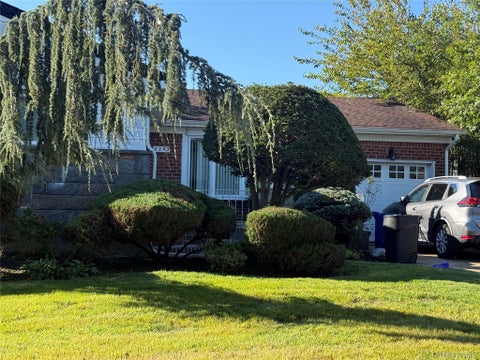 Photo of 2243 Renfrew Avenue, Elmont, NY 11003 (MLS # 1065756)
